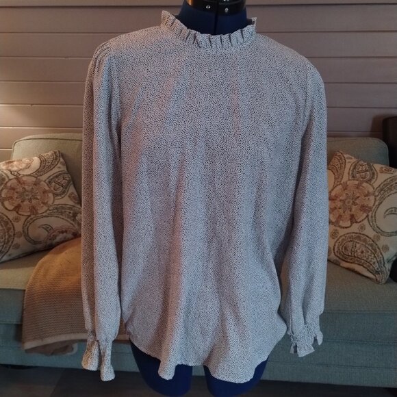 Women's l/s blouse, size medium - Picture 1 of 4